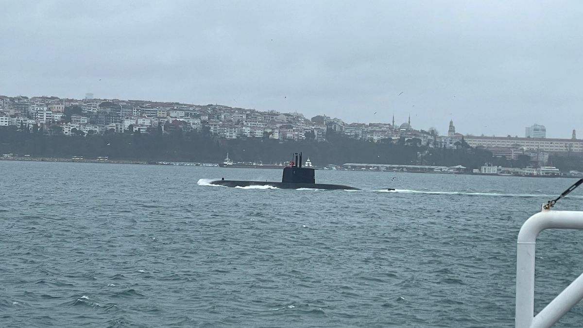 Turecko omezí pohyb válečných lodí Bosporem